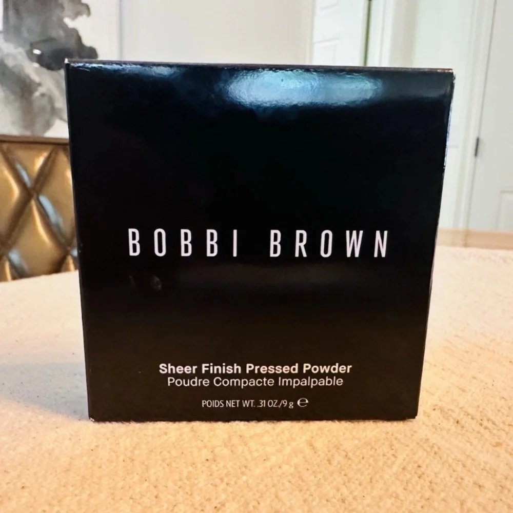 NIB BOBBI BROWN Sheer Finish Pressed Powder Compact WARM CHESTNUT $55